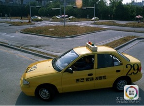 赴韓考駕照13小時(shí)速成？請(qǐng)謹(jǐn)慎看待“出國(guó)學(xué)車(chē)”熱潮